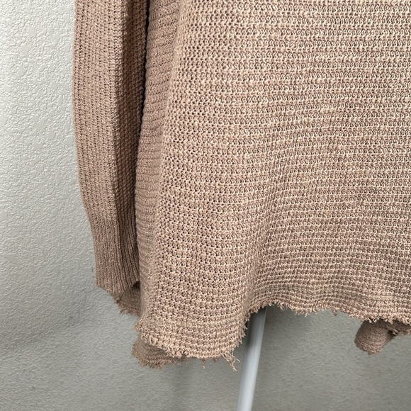 Kaisley Oversized Boho Tan Waffle Knit High Low Cold Shoulder Sweater Size XS - Picture 3 of 7
